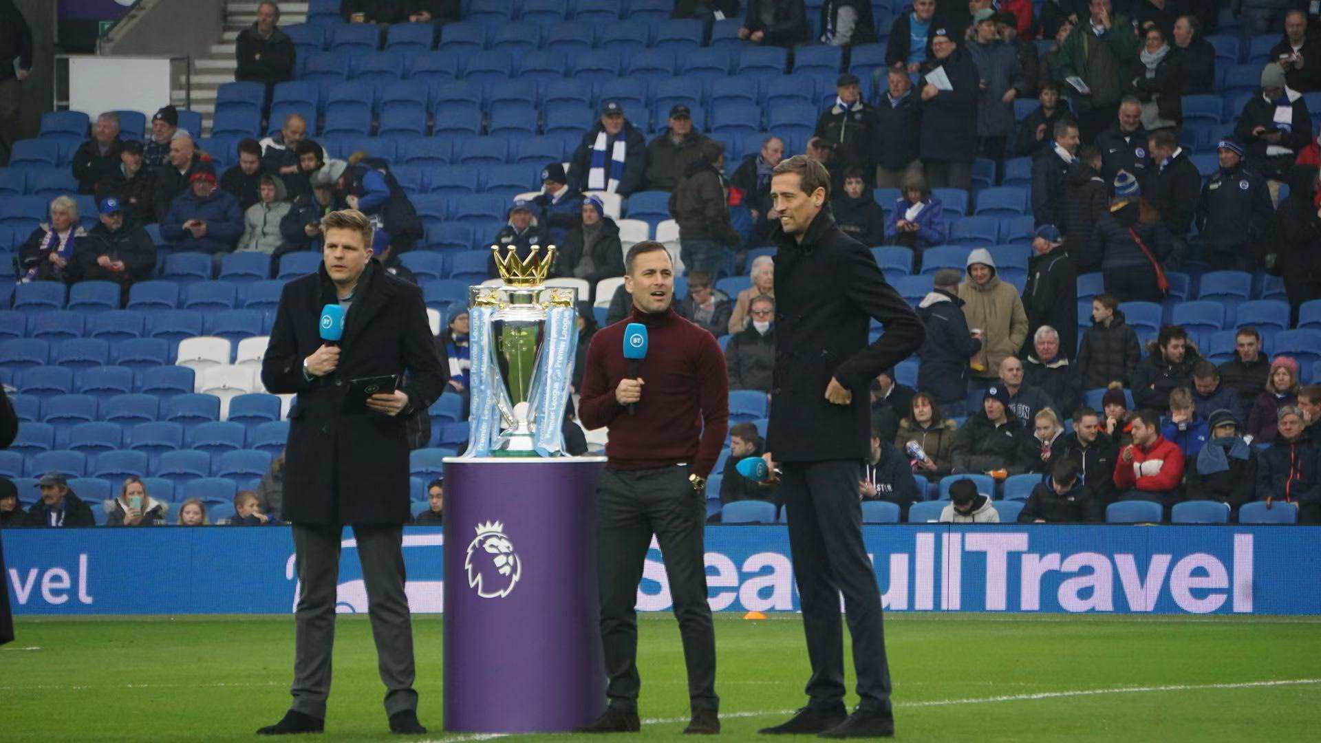 正是由于他 正是由于他